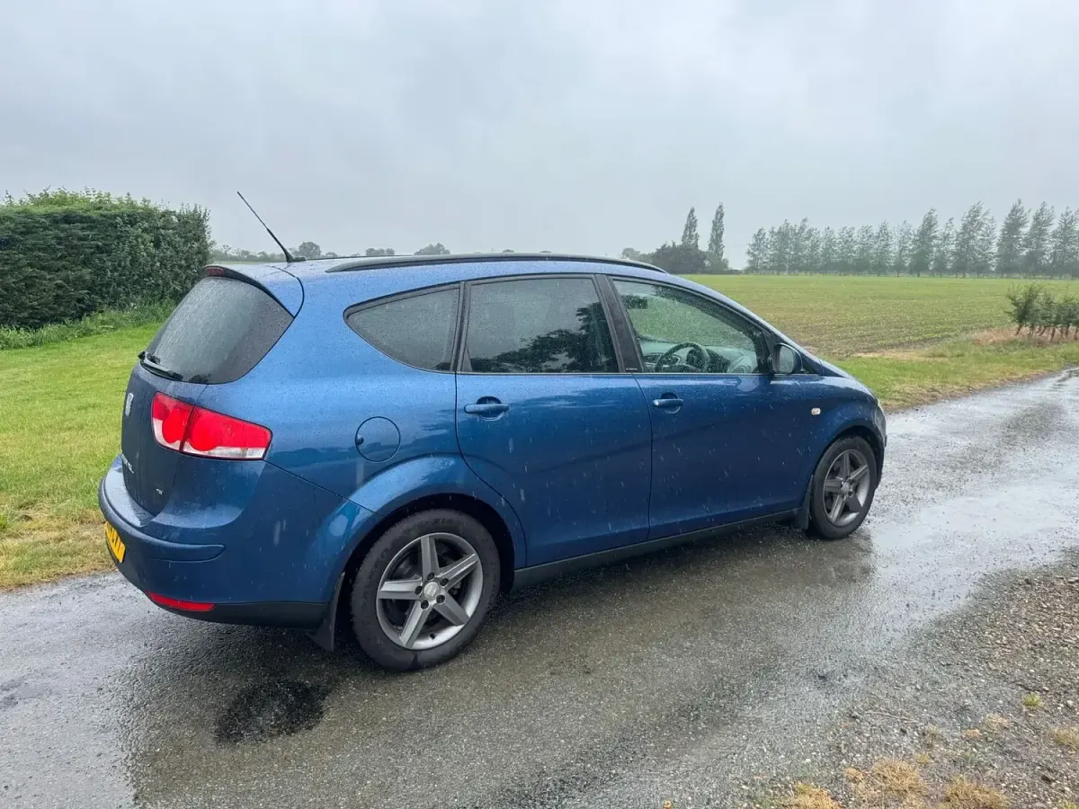 Used Seat Altea XL I-Tech 2014 Blue MPV