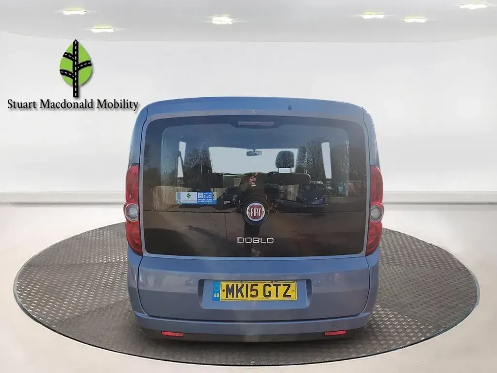Usado Fiat Doblò 105 HP (77 kW) 2015 Azul Monovolume