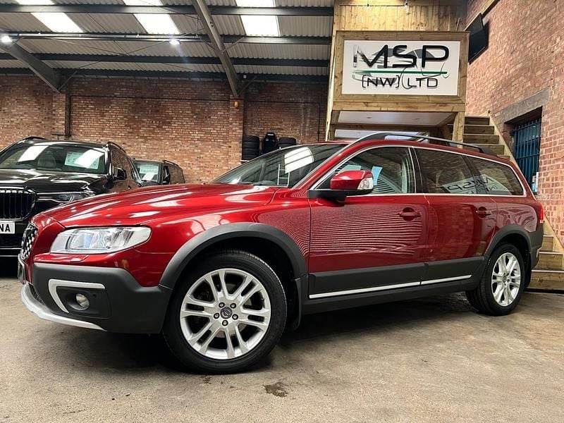 Red Used 2014 Volvo XC70 SE Lux SUV | £13,990 (Fair price) - Image 1/4