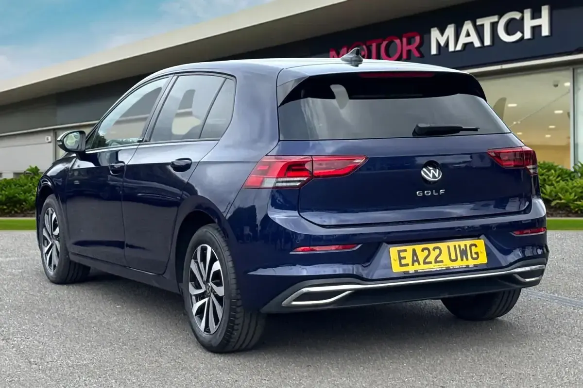 Usado VW Golf VIII Active 2022 Azul Utilitario