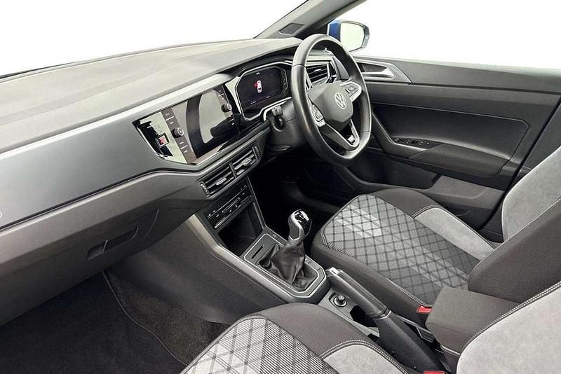Used VW Polo R-line 94 HP (69 kW) 2023 Blue Hatchback