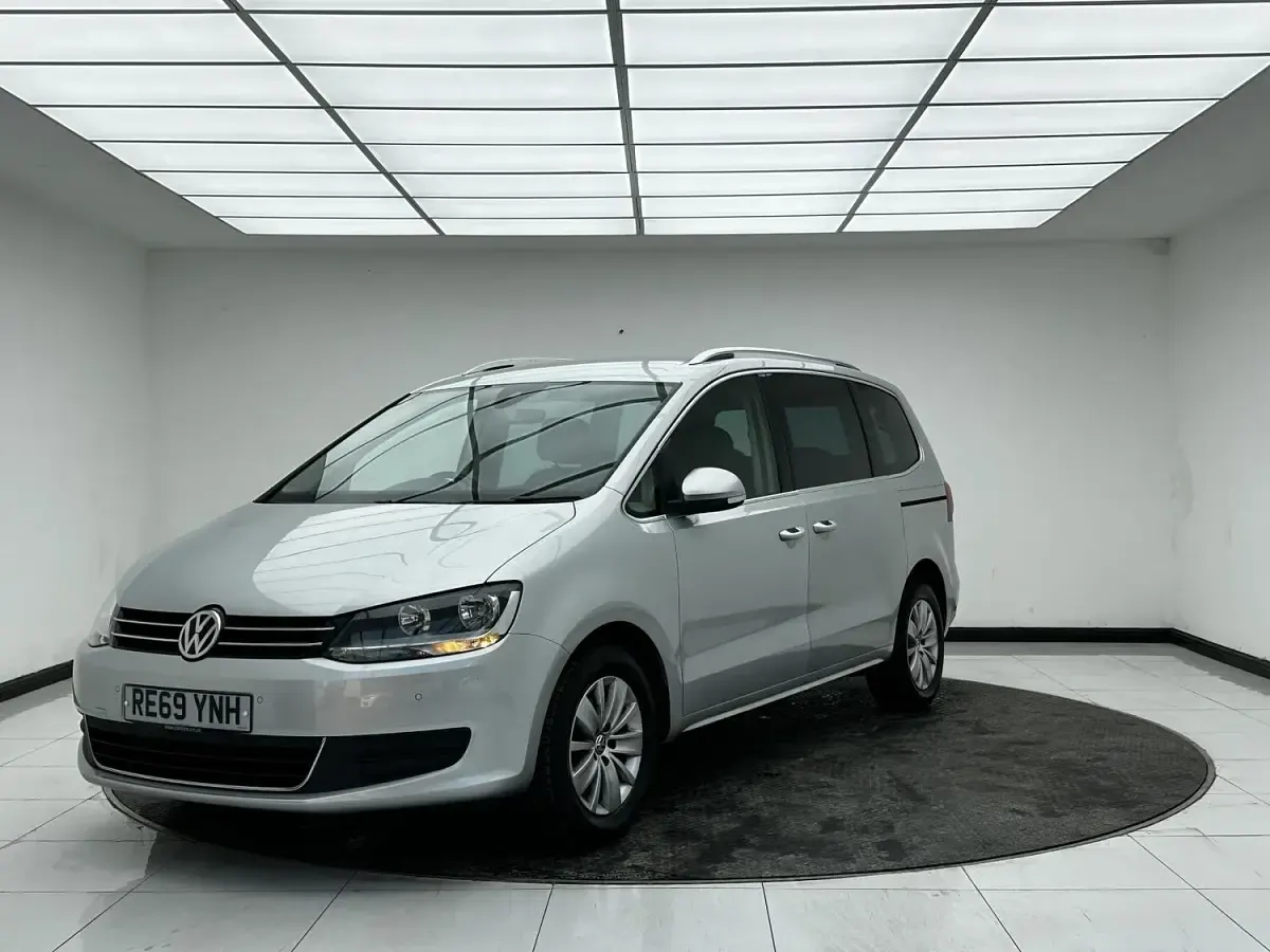 Usado VW Sharan SE 150 HP (110 kW) 2019 Prateado Monovolume