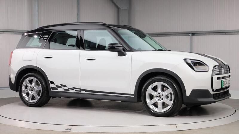 White Used 2024 Mini Countryman Classic SUV | £34,500 (Expensive) - Image 1/4
