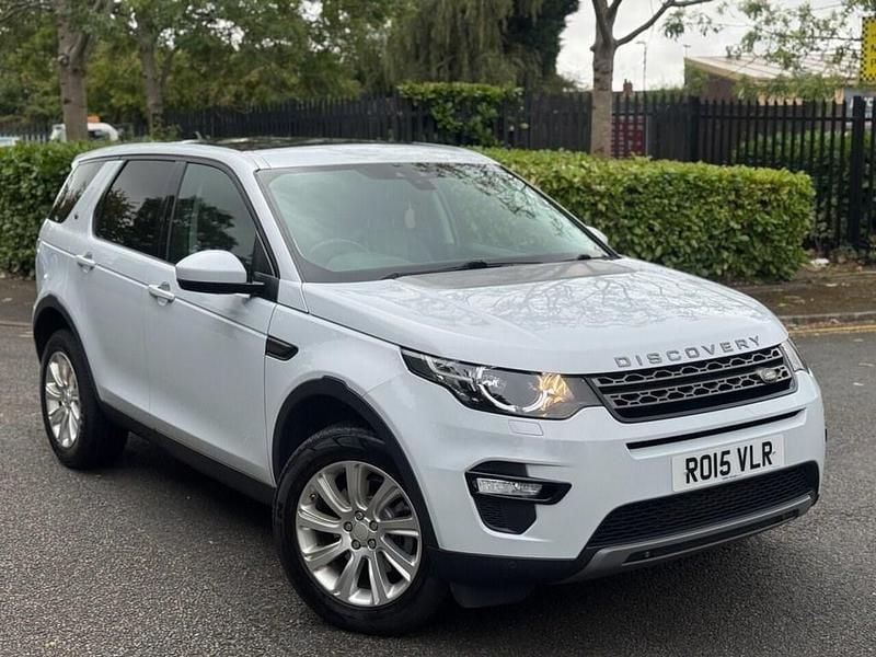 White Used 2015 Land Rover Discovery Sport SE SUV | £10,995 (Good price) - Image 1/4