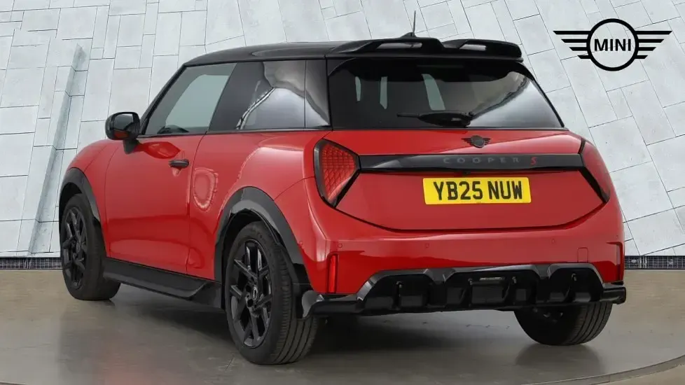 Used Mini Cooper S Hatch 201 HP (147 kW) 2025 Red Hatchback