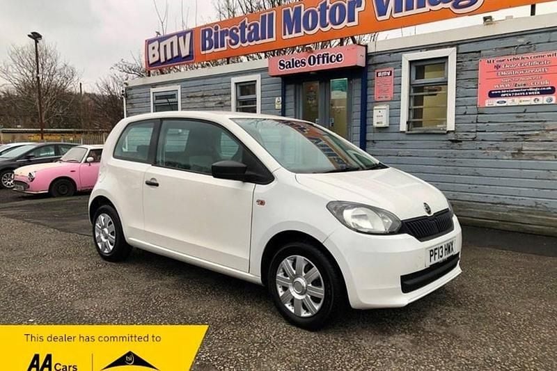 White Used 2013 Skoda Citigo Hatchback | £1,495 (Good price) - Image 1/1