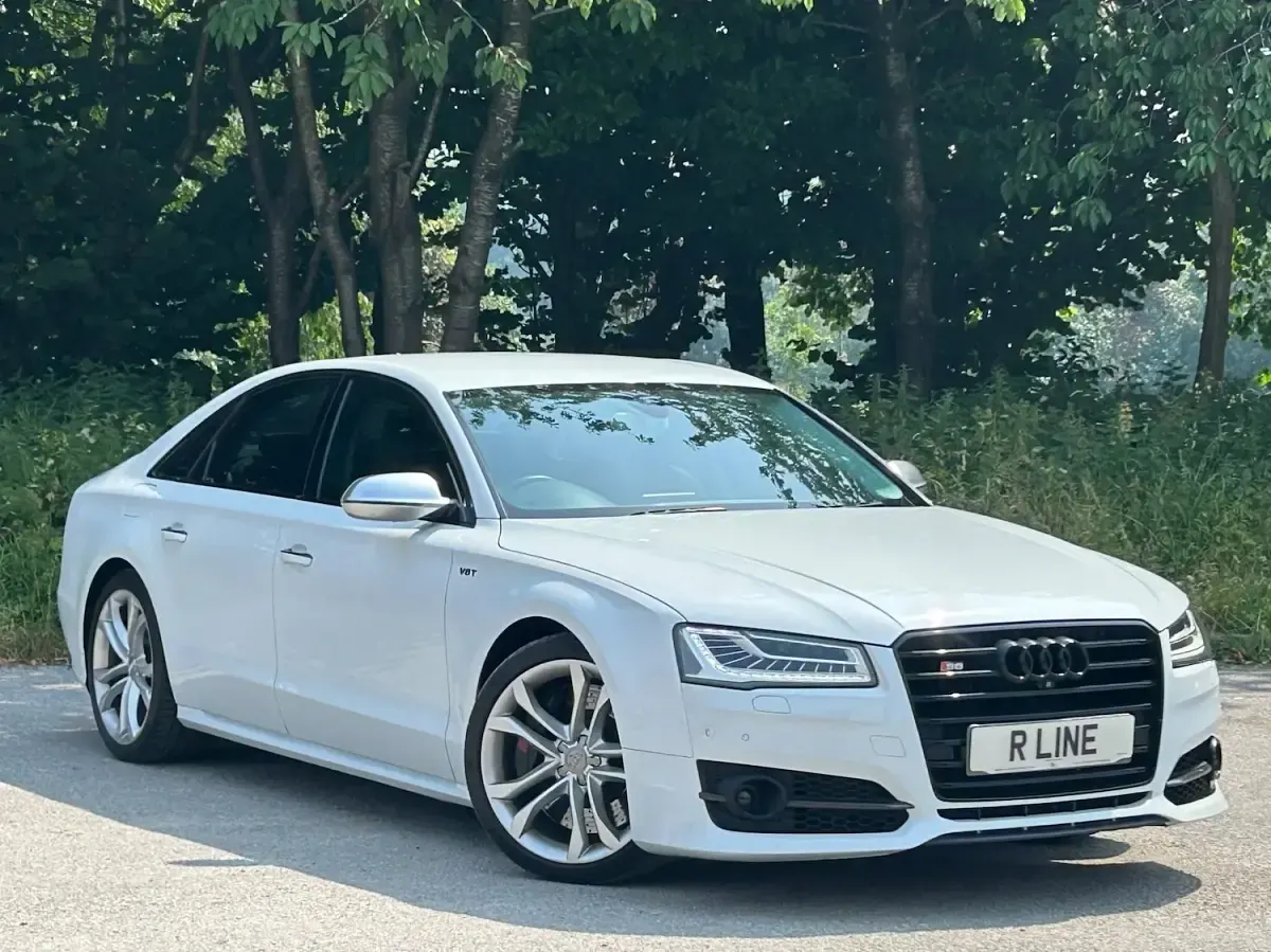 Used Audi A8 Advanced 435 HP (319 kW) 2016 White Sedan