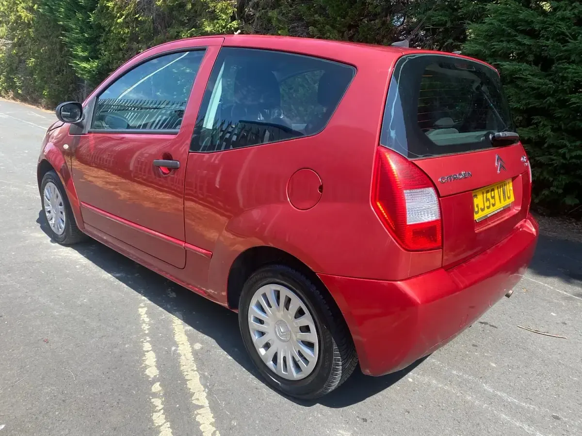 Used Citroën C2 VTR Sport 60 HP (44 kW) 2009 Red Hatchback