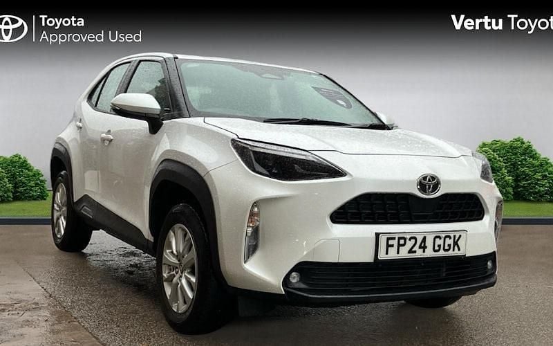 Used 2025 Toyota Yaris Hybrid Estate | £21,459 (Super price) - Image 1/4