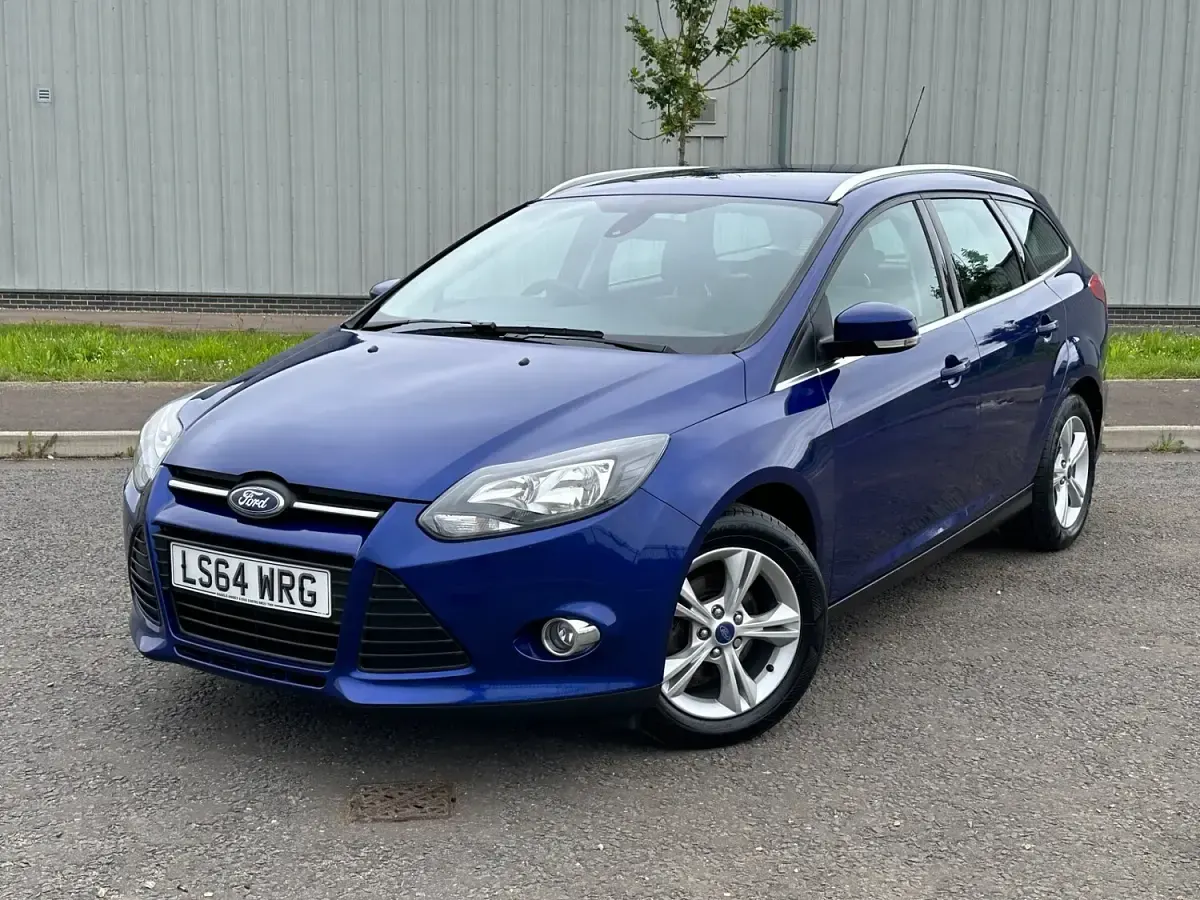 Used Ford Focus Zetec 115 HP (84 kW) 2014 Blue Estate