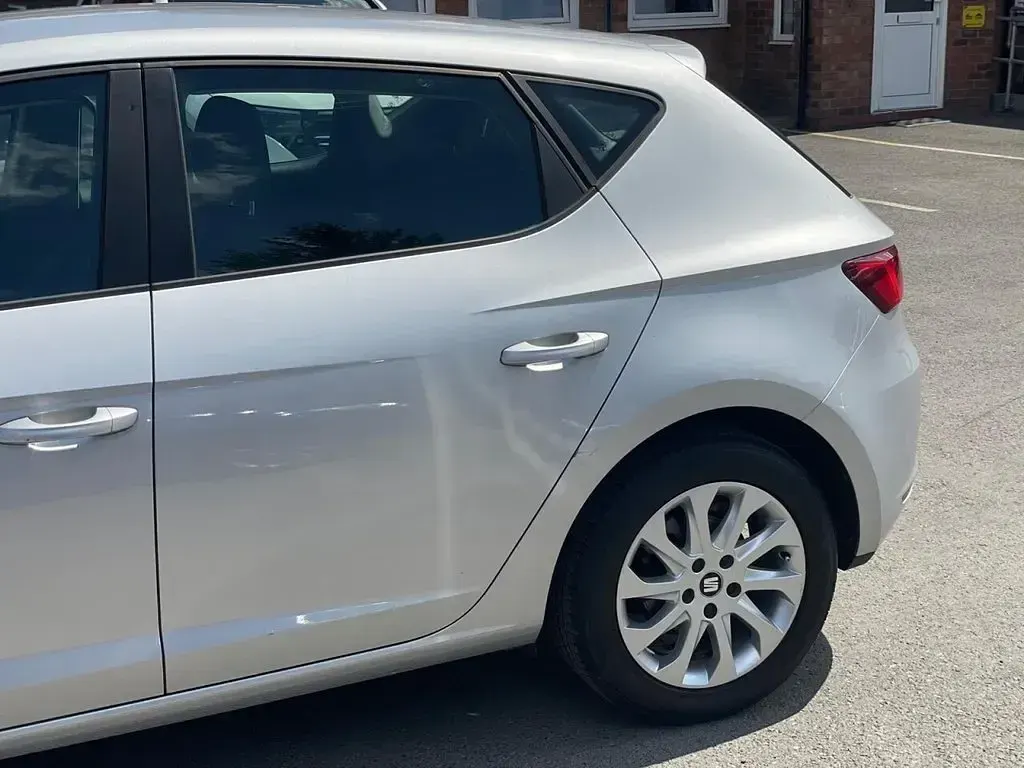 Used Seat Leon SE 110 HP (80 kW) 2014 Silver Hatchback