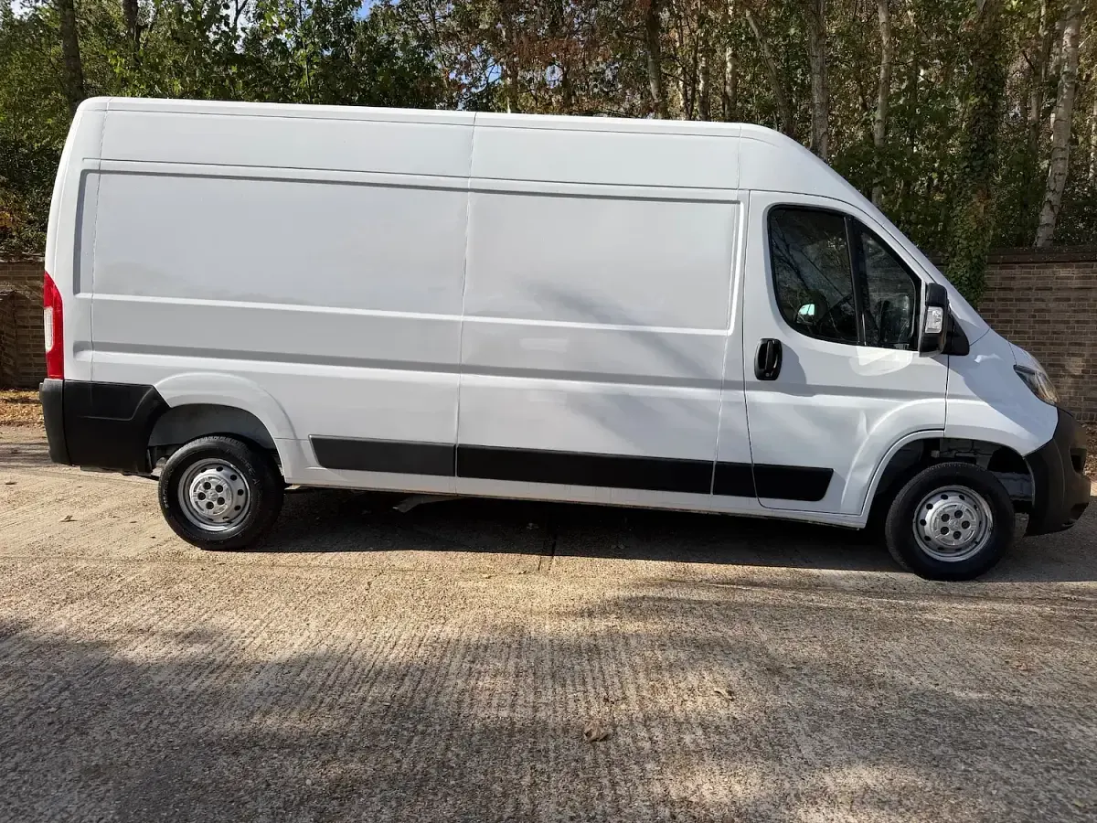 Used Peugeot Boxer 140 HP (102 kW) 2022 White Van