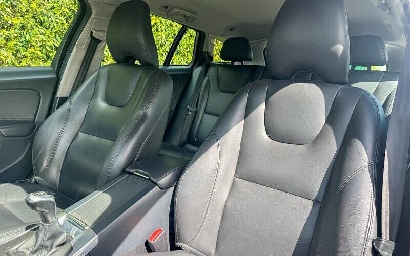 Used Volvo V60 CC 190 HP (139 kW) 2017 Estate
