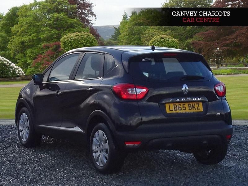 Used Renault Captur Expression+ 90 HP (66 kW) 2015 Black SUV