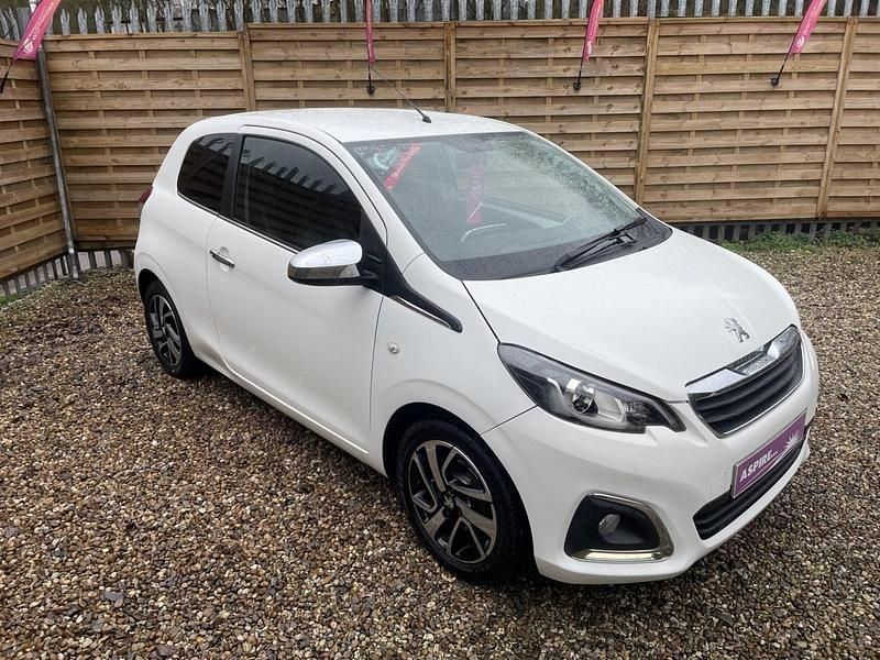Used Peugeot 108 82 HP (60 kW) 2014 White Hatchback