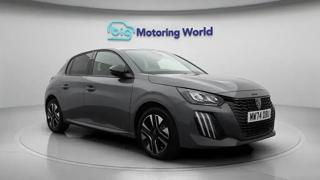 Used Peugeot 208 Allure 101 HP (74 kW) 2024 Hatchback