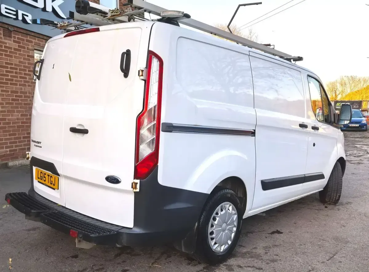 Usado Ford Transit Custom 100 CV (73 kW) 2015 Blanco Van