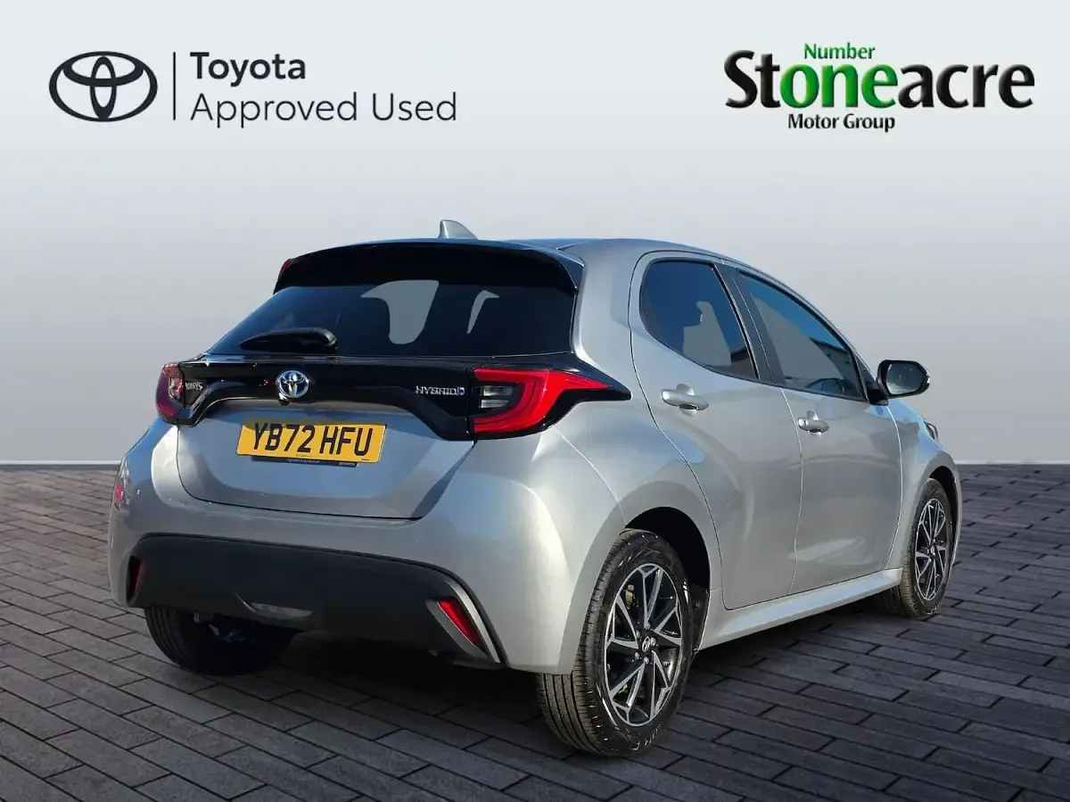 Used Toyota Yaris Design 116 HP (85 kW) 2023 Silver Hatchback