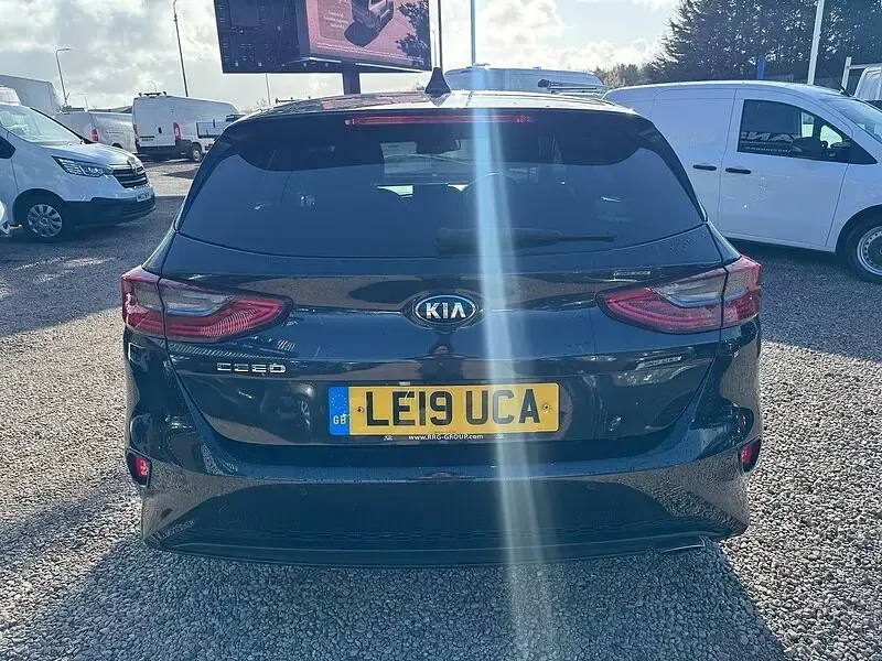 Used Kia Ceed 114 HP (83 kW) 2019 Black Hatchback