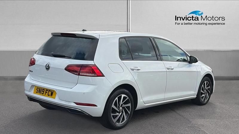 Used VW Golf VII Life 130 HP (95 kW) 2019 White Hatchback