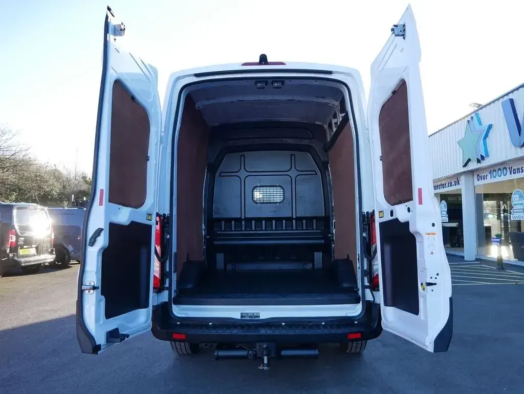 Used Ford Transit 130 HP (95 kW) 2022 White Van
