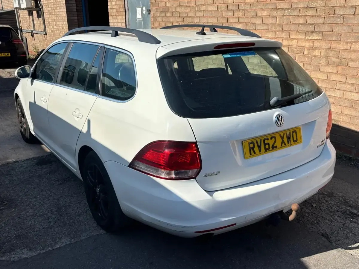 Begagnad VW Golf VII SE 105 HK (77 kW) 2012 Vit Kombi
