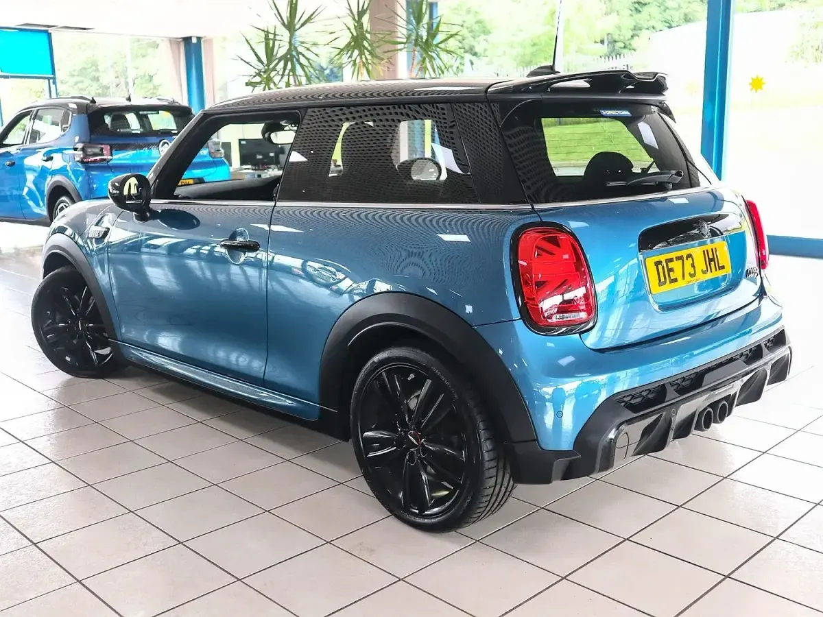 Used Mini Cooper S Premium 2023 Blue Hatchback