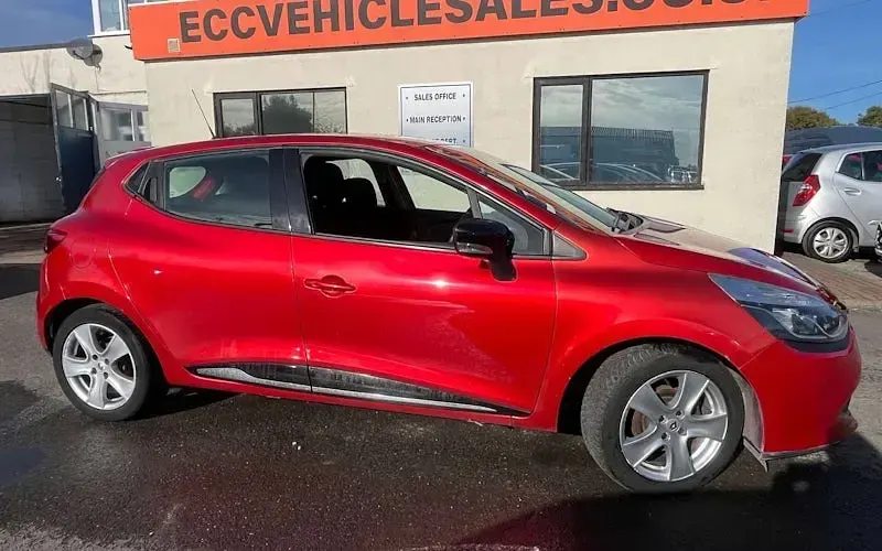 Used Renault Clio Dynamique 73 HP (53 kW) 2015 Hatchback