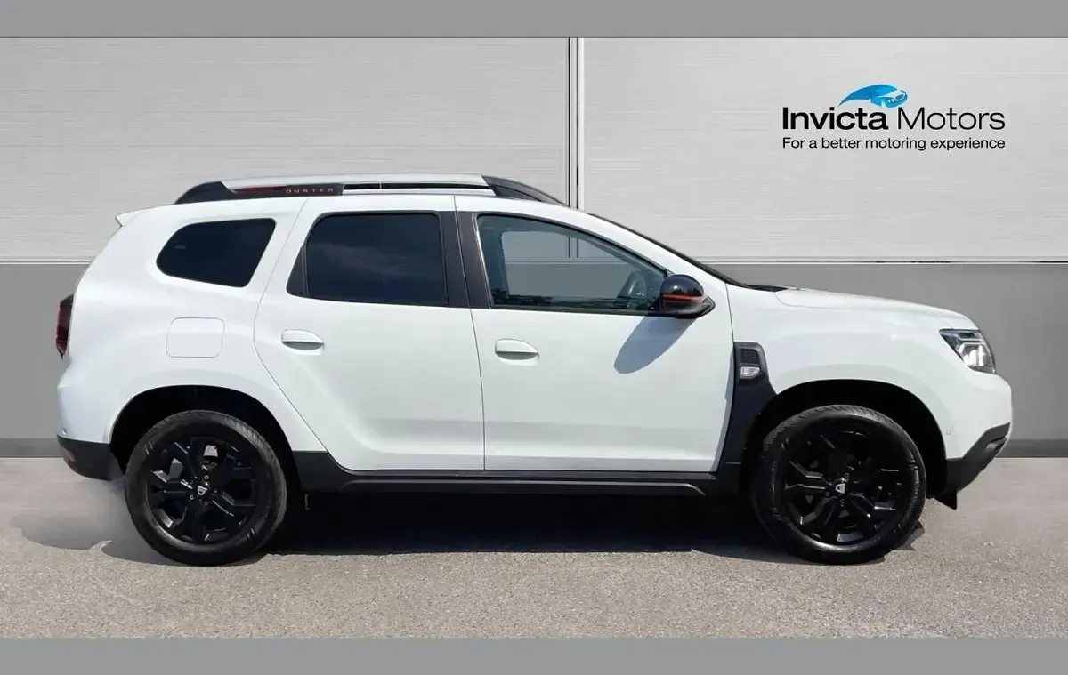 Used Dacia Duster Extreme 150 HP (110 kW) 2022 White SUV