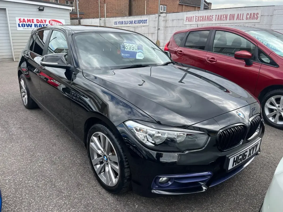 Używany BMW 118 Sport Line 2016 Czarny Hatchback