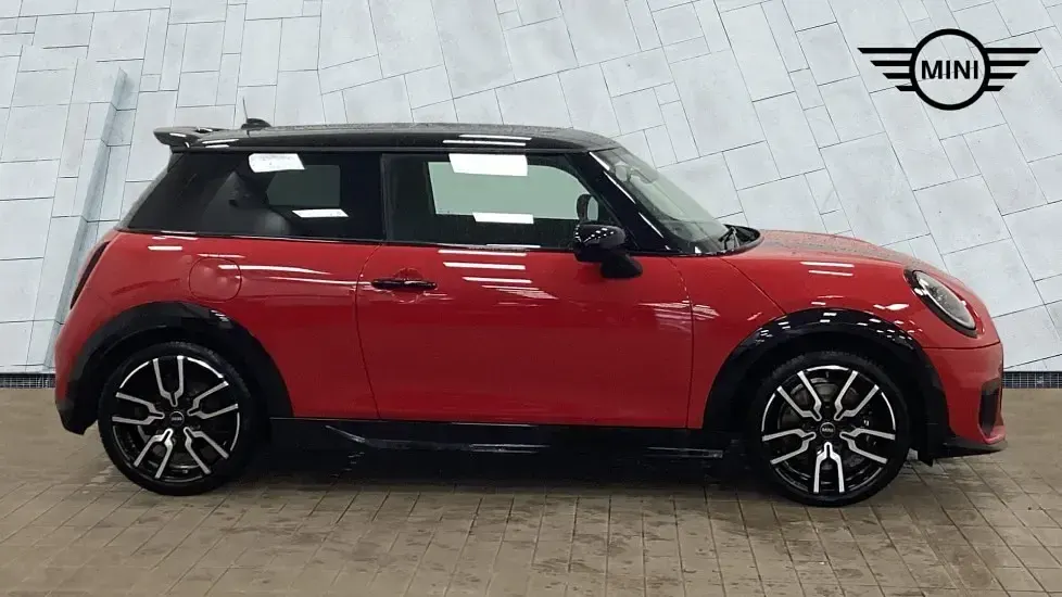Used Mini Cooper Hatch 113 kW (154 HP) 2025 Red Hatchback