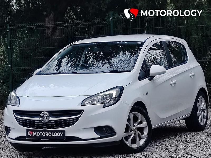 Used Vauxhall Corsa 70 HP (51 kW) 2016 White Hatchback