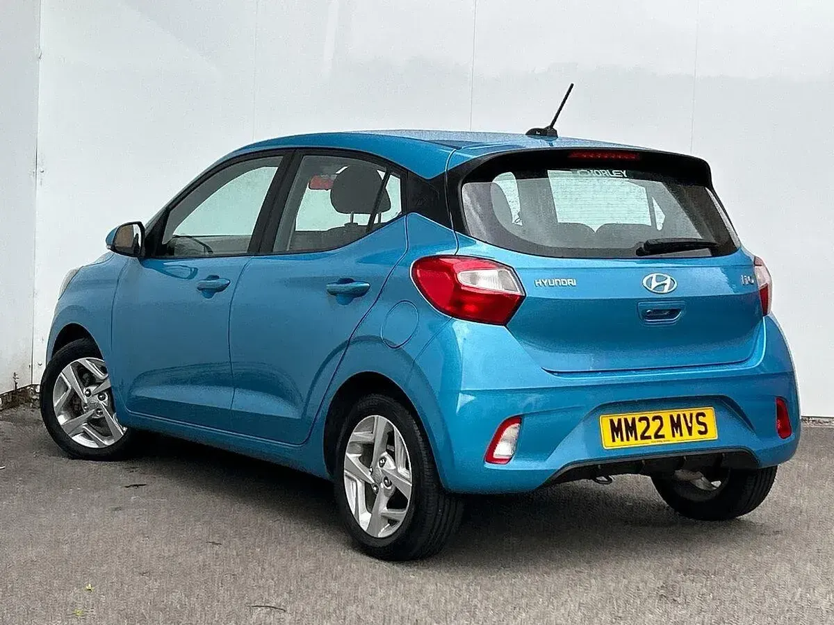 Used Hyundai i10 SE 67 HP (49 kW) 2022 Blue Hatchback
