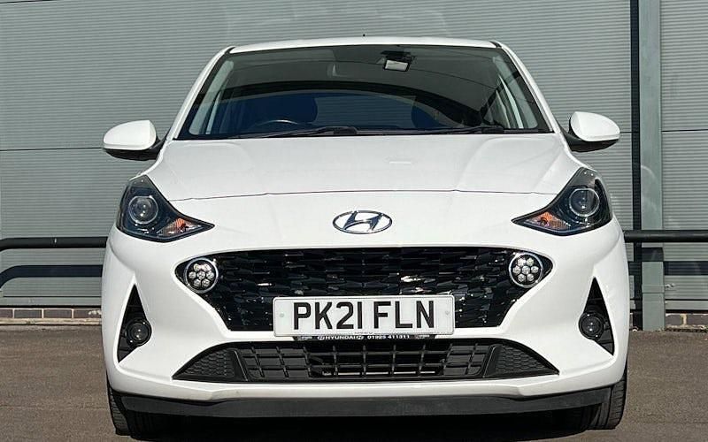 Used Hyundai i10 Premium 84 HP (61 kW) 2023 Hatchback