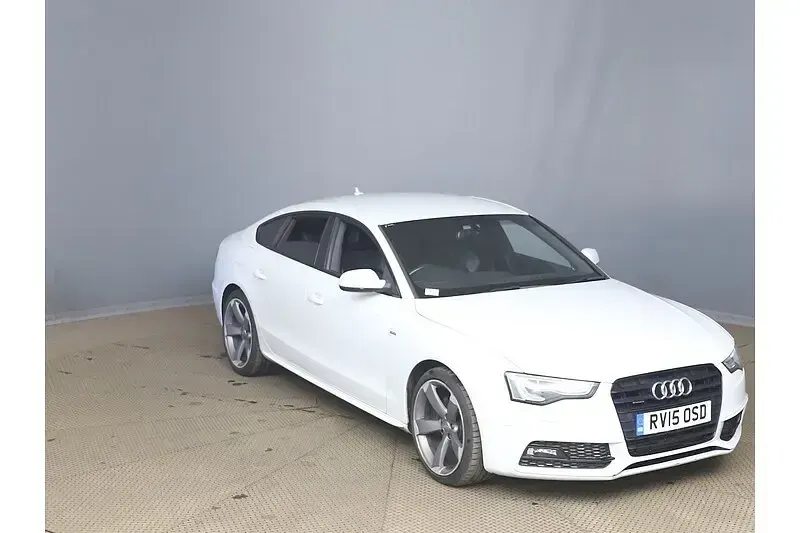 Begagnad Audi A5 Black Edition 2015 Vit Sportkupé