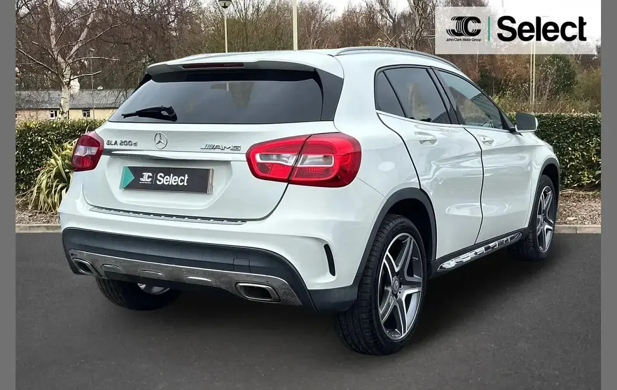 Used Mercedes GLA200 AMG line 136 HP (100 kW) 2017 White SUV