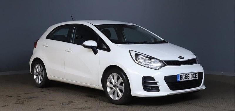 White Used 2016 Kia Rio 2 Hatchback | £3,490 (Fair price) - Image 1/2