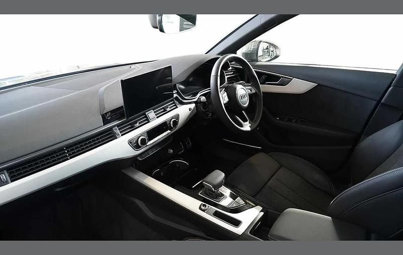 Used Audi A4 S-Line 200 HP (147 kW) 2023 Grey Estate