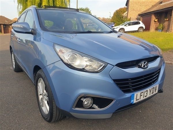 Ice blue metallic Used 2013 Hyundai ix35 Premium SUV | £4,295 (Fair price) - Image 1/1