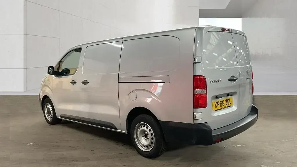 Usado Peugeot Expert 2018 Prateado Van