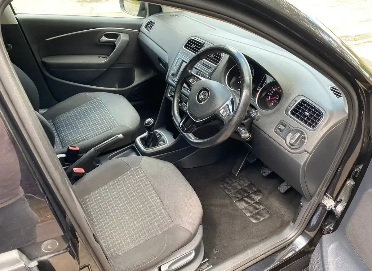 Used VW Polo SE 60 HP (44 kW) 2014 Black Hatchback
