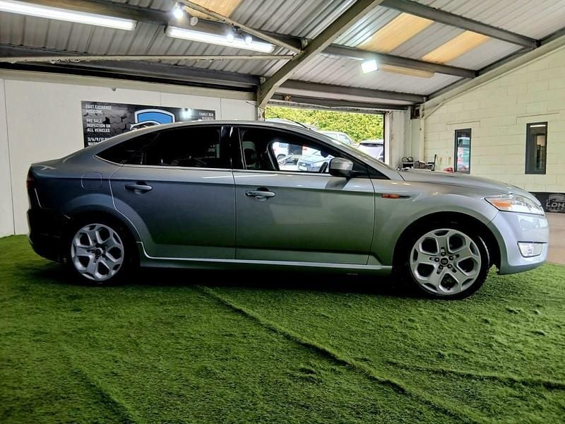Begagnad Ford Mondeo Titanium X 2009 Silver Halvkombi