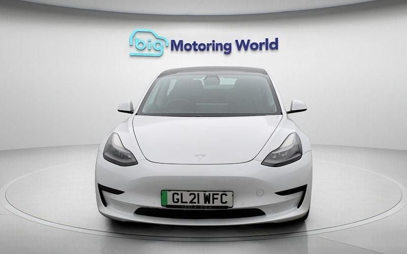 Used Tesla Model 3 Standard Range Plus 222 kW (302 HP) 2021 White Sedan