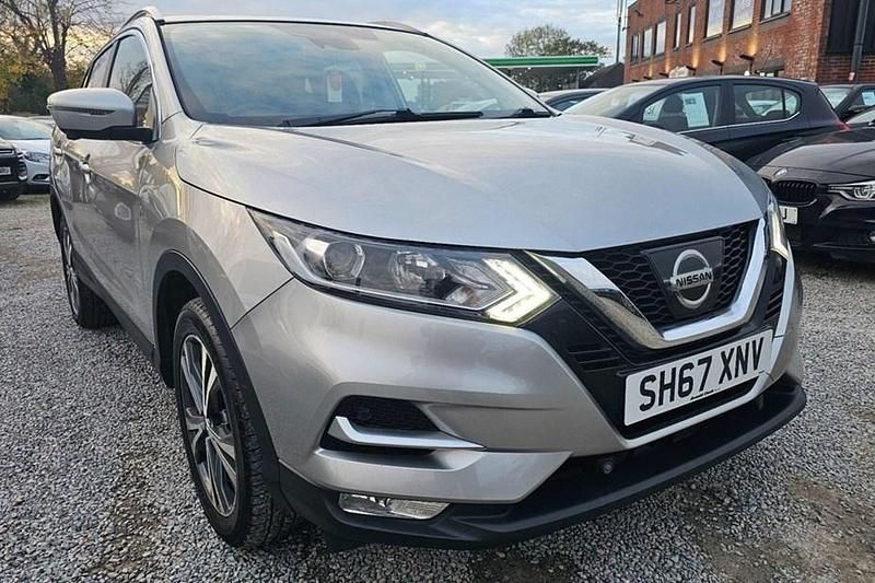 Silver Used 2017 Nissan Qashqai N-Connecta SUV | £7,995 (Fair price) - Image 1/1