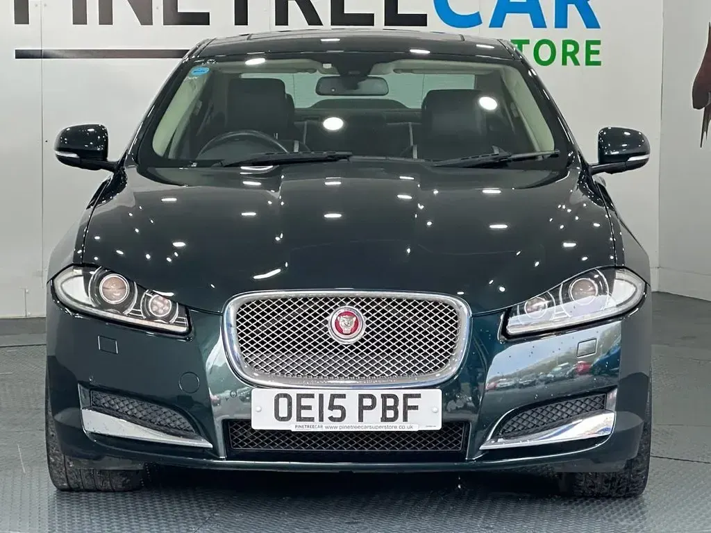 Used Jaguar XF Portfolio 200 HP (147 kW) 2015 Green Sedan