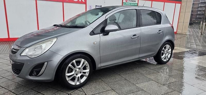 Second-hand Vauxhall Corsa 90 CP (66 kW) 2011 Argintiu Hatchback