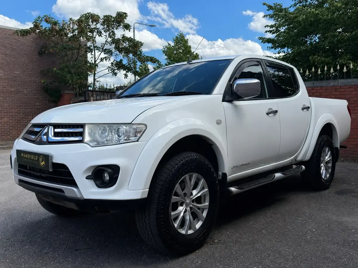 Used Mitsubishi L200 2015 White Pickup