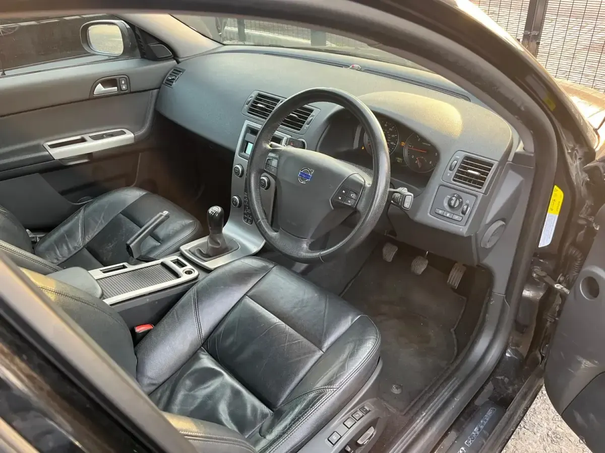 Usado Volvo V50 SE Lux 136 CV (100 kW) 2007 Negro Familiar