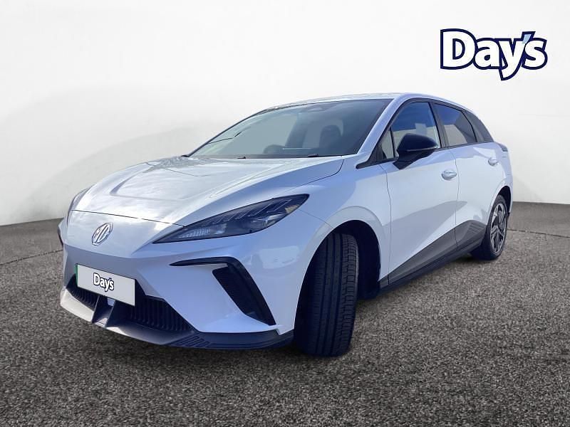 Used MG MG4 EV SE 2022 White Hatchback