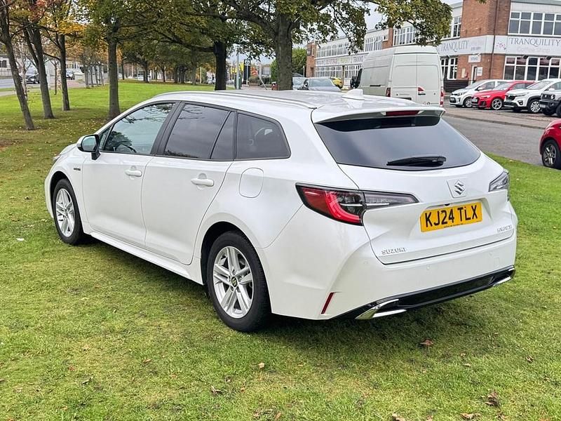 Used Suzuki Swace 140 HP (102 kW) 2024 White Estate